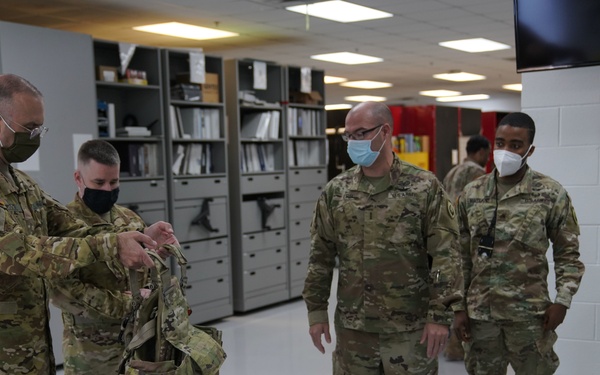 Aviation Center of Excellence Commanding General Visits 160th SOAR (Abn)