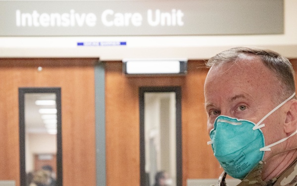 Brig. Gen. Suter visits the ICU of Hospitals of Providence Transmountain