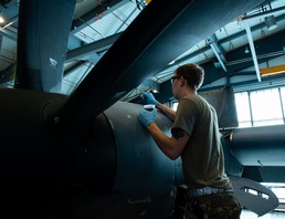 86 Maintenance Squadron keeps planes in flight