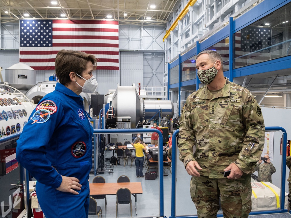 Army astronaut receives rare prestigious qualification device