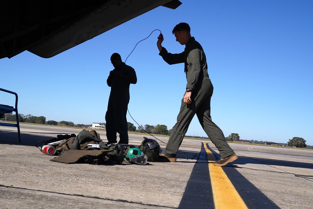 DVIDS Images Marines conduct flight training over Keesler [Image 5