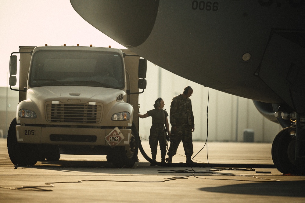 379th EAMXS and 379th ELRS conduct hot-refueling on KC-135 Stratotankers