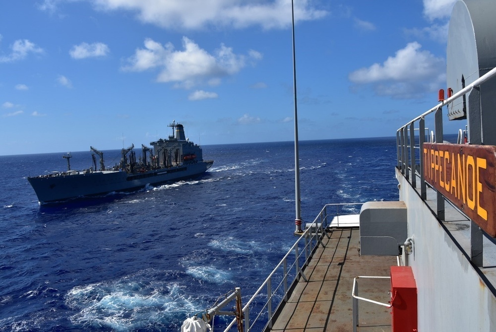 USNS Tippecanoe (T-AO 199) Conducts Underway Replenishment with USNS Big Horn (T-AO 198)