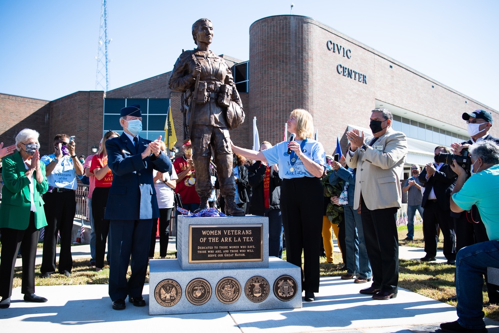 Statue unveiled honoring Women Veterans of the Ark-La-Tex region