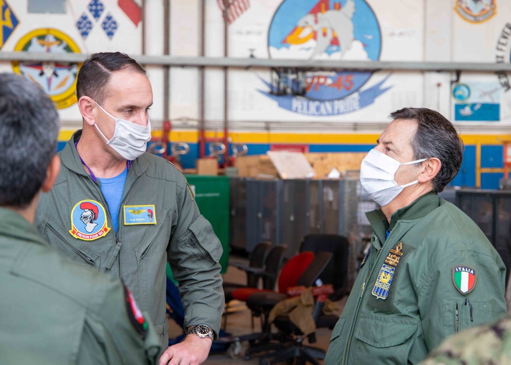 VP-46 Commanding Officer greets Italian Air Force Brig. Gen.