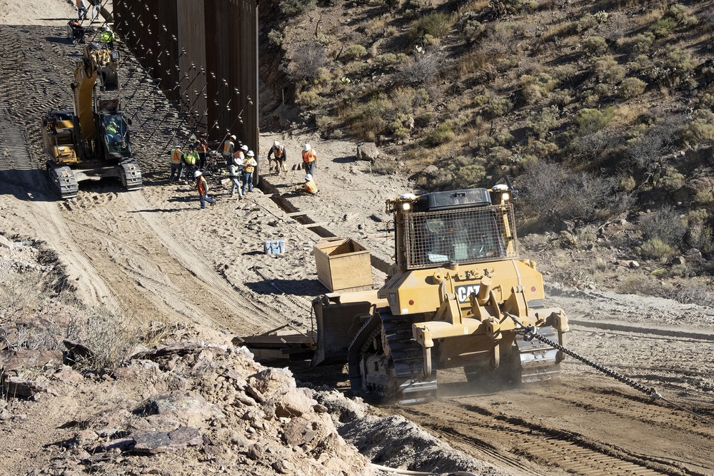 Border Barrier Construction: San Diego 15