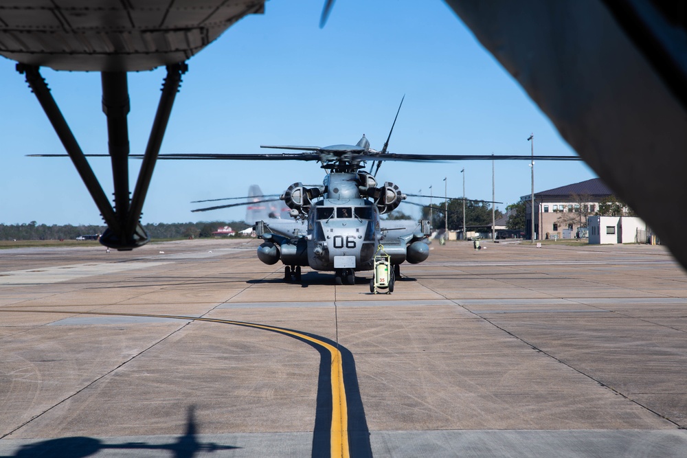 Marine Heavy Helicopter Squadron 464 supports Marine Special Operations Command with heavy lift capability during Raven Ex 21-3