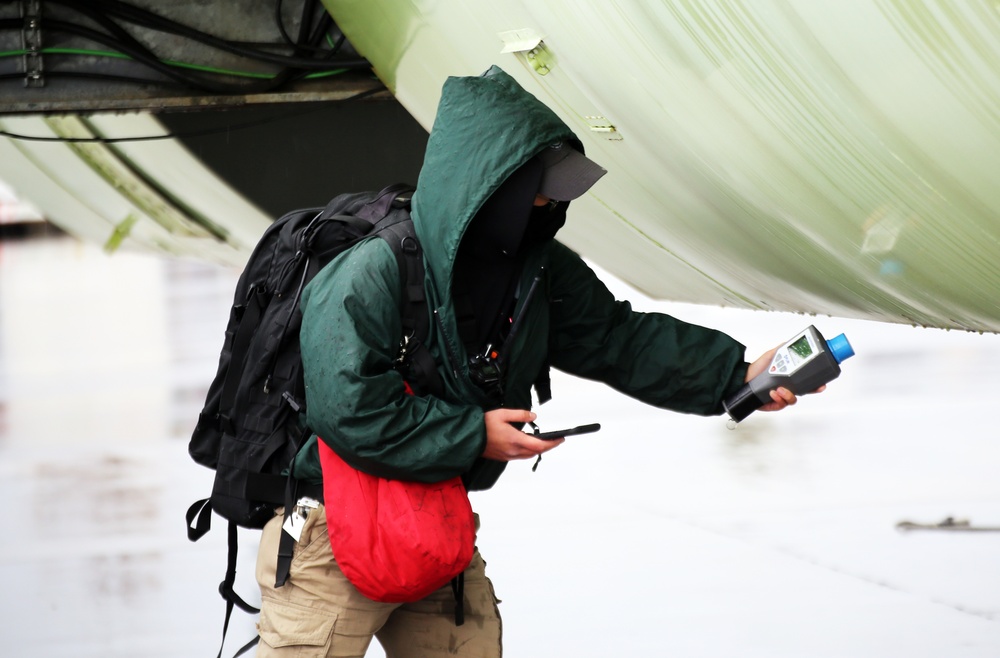 10th Civil Support Team conducts hazardous material training at SeaTac Airport