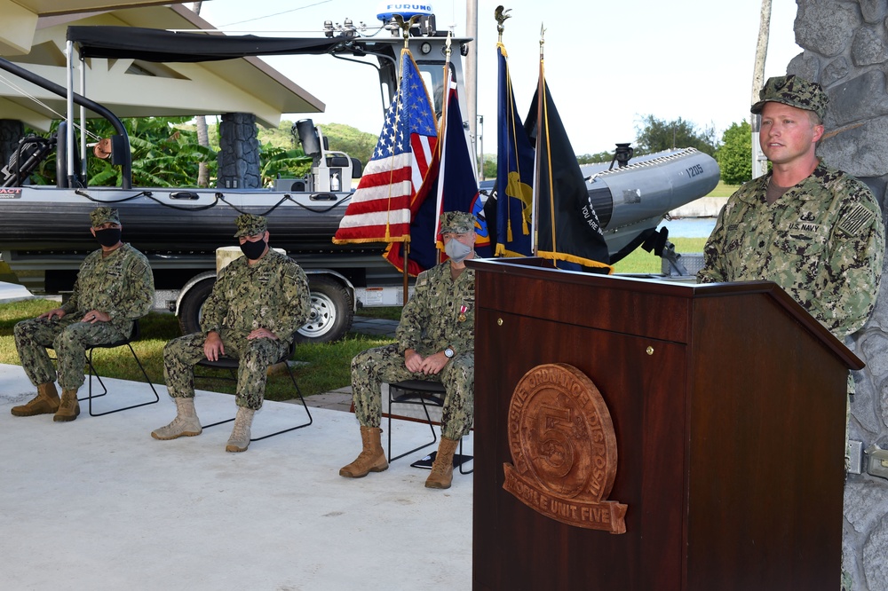 EODMU 5 Holds Change of Command