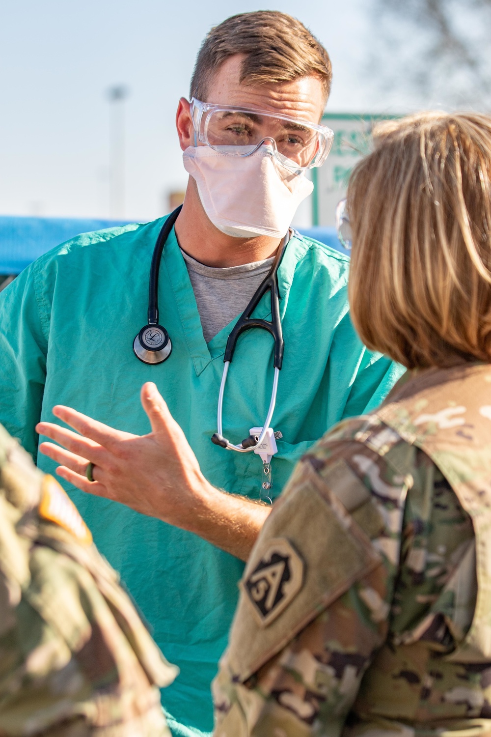 Lt. Gen. Richardson visits Del Sol Medical Center