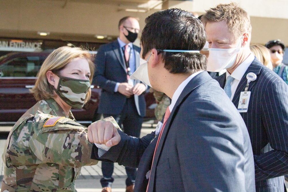 Lt. Gen. Richardson visits Del Sol Medical Center