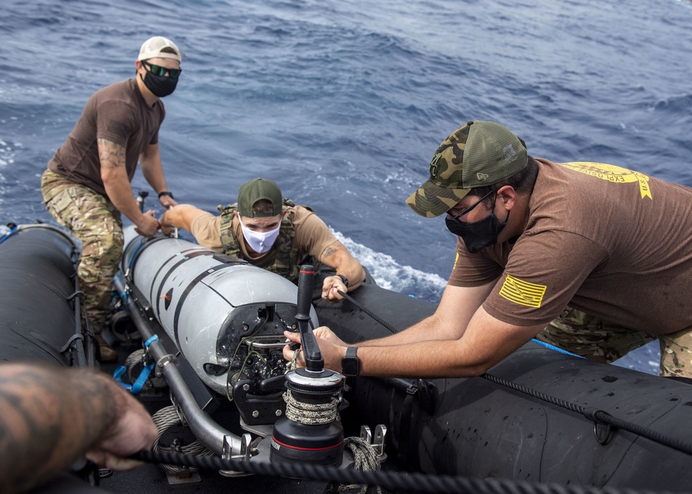 ExMCM Conducts UUV Operations with SWCC