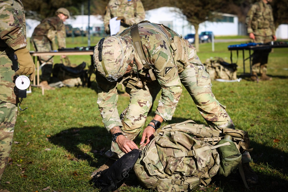 U.S. Army Soldiers participate in EIB/ESB Competition at Hohenfels