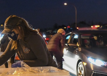 USO Delaware supports military families with drive-thru Thanksgiving dinner