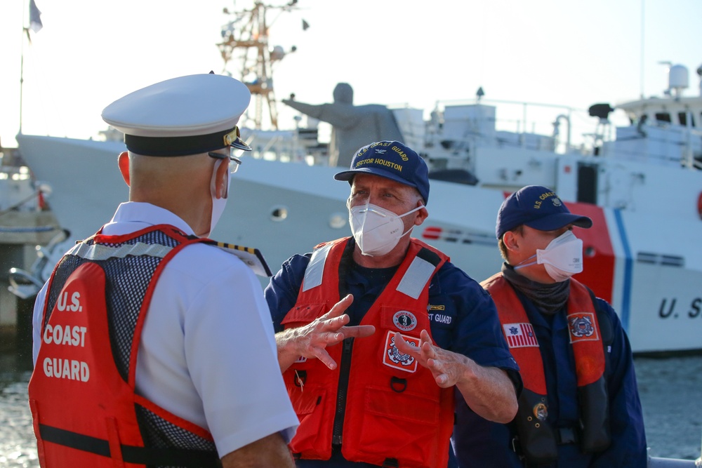 Coast Guard reinforces relations with Brazilian navy