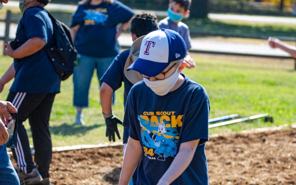 Cub Scouts Practice Environmental Conservation at Texas' Grapevine Lake