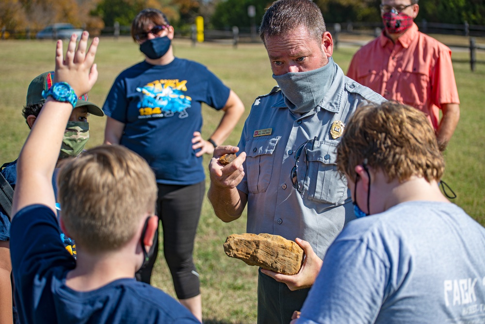 Cub Scouts Practice Environmental Conservation at Texas' Grapevine Lake