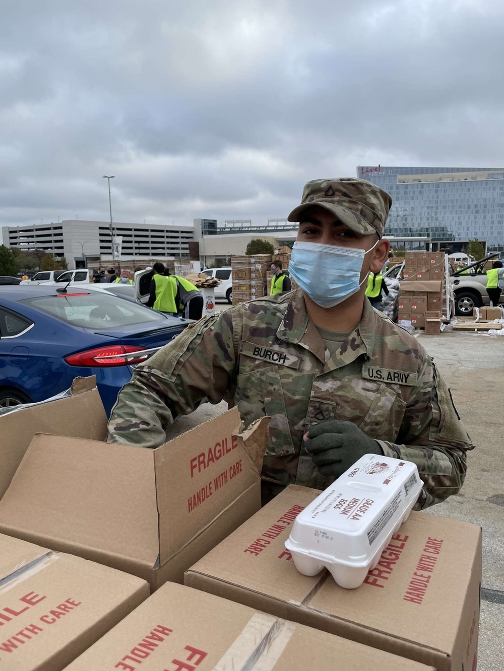 Texas Guardsmen Support Tarrant Area Food Bank Prior to Thanksgiving