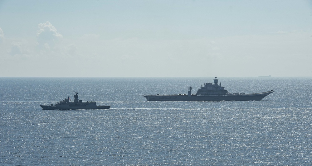 The Indian Navy's INS Vikramaditya and The Royal Australian Navy's HMAS Ballarat Perform a Farewell Steam Pass