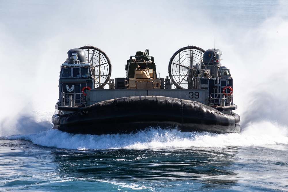 BLT 1/4 Marines, Sailors embark aboard USS Somerset via LCAC