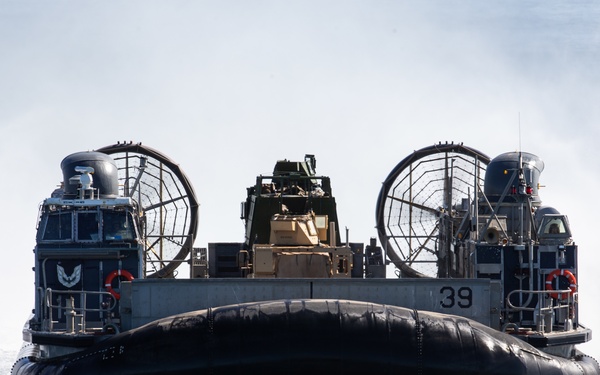 BLT 1/4 Marines, Sailors embark aboard USS Somerset via LCAC