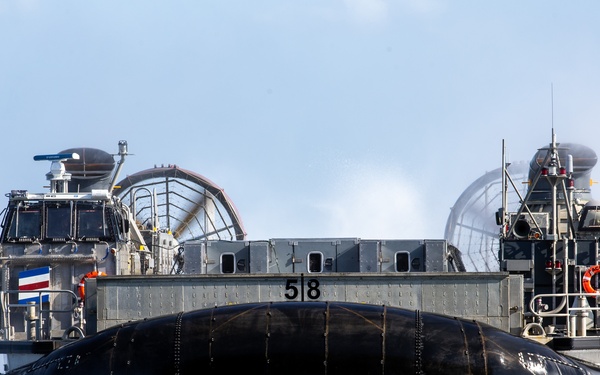 BLT 1/4 Marines, Sailors embark aboard USS Somerset via LCAC