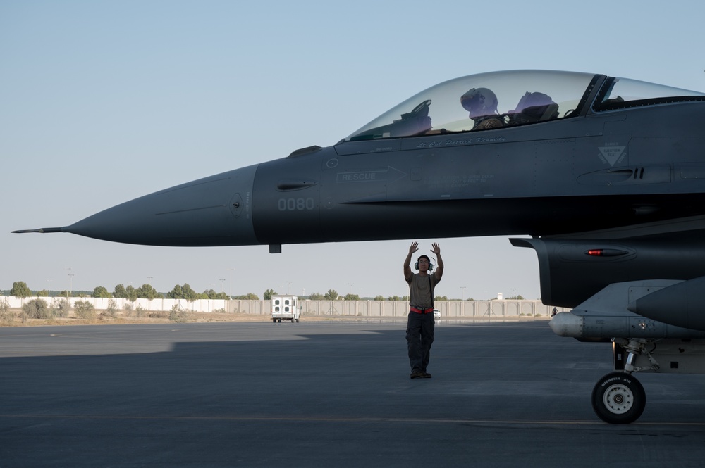 F-16s prep to take off in U.S. CentCom