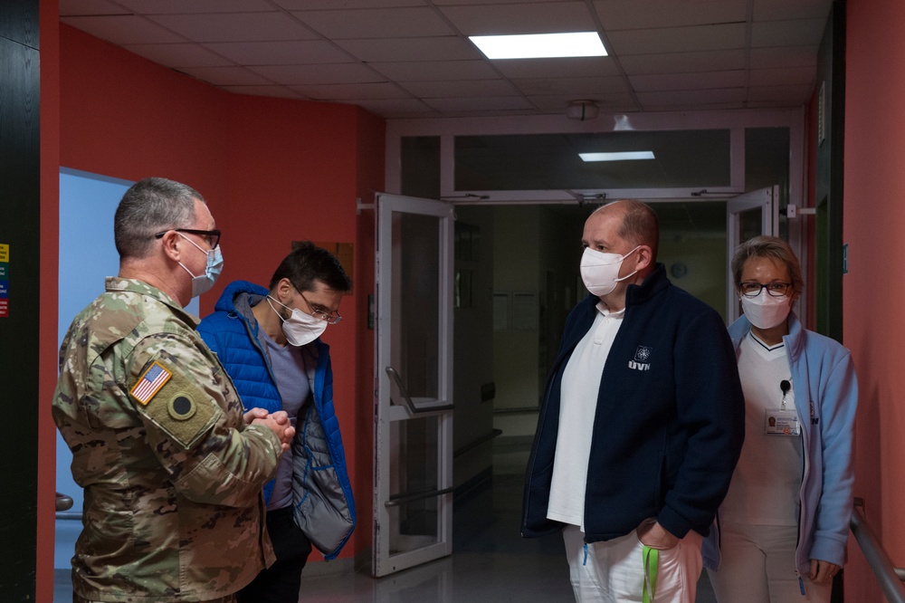 Guard medical team visits Czech Military University Hospital Prague