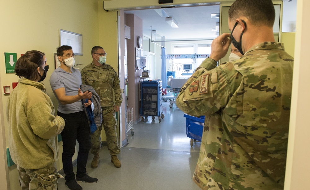 Guard medical team visits Czech Military University Hospital Prague