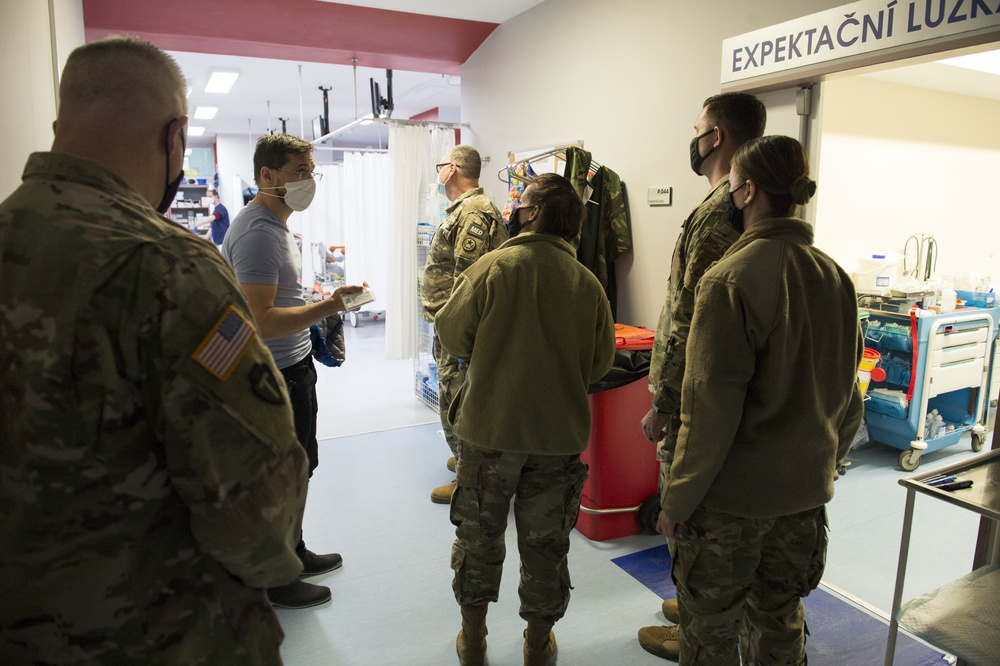 Guard medical team visits Czech Military University Hospital Prague