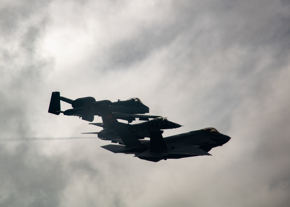 Air Combat Command Demonstration Teams Formation Flight