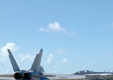 Super Hornets prepare for takeoff