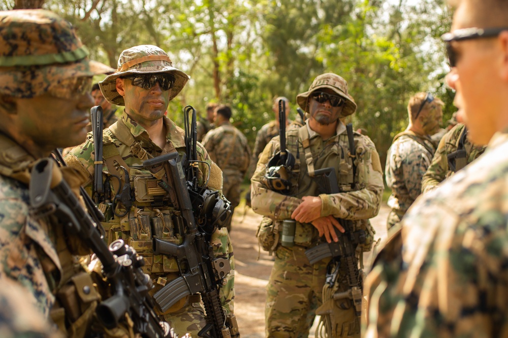 Marines with 3D Reconnaissance Battalion participate in MCCRE training alongside Airmen with 320 Special Tactics Squadron