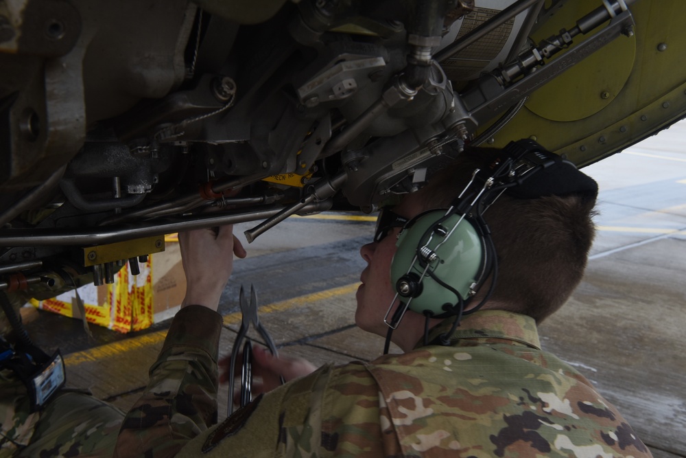 100 MXG Airmen maintain drogue