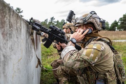 Ukrainian Special Forces integrate with U.S. Forces at Combined Resolve 14