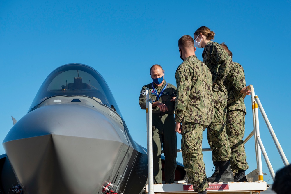 Midshipmen Visit Strike Aircraft Test Squadron