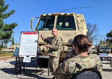 Task Force 291 Commander provides professional development for leaders