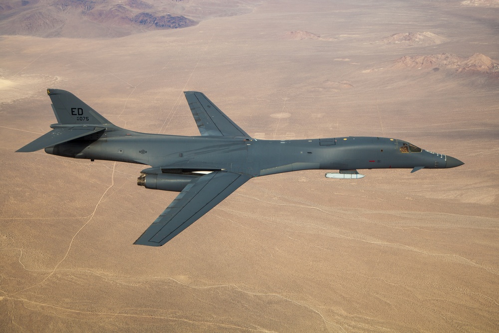 Global Power Bomber CTF conducts B-1B external captive carry demonstration