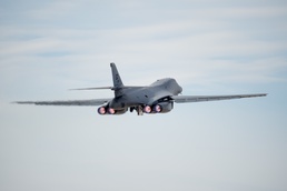 Global Power Bomber CTF conducts B-1B external captive carry demonstration