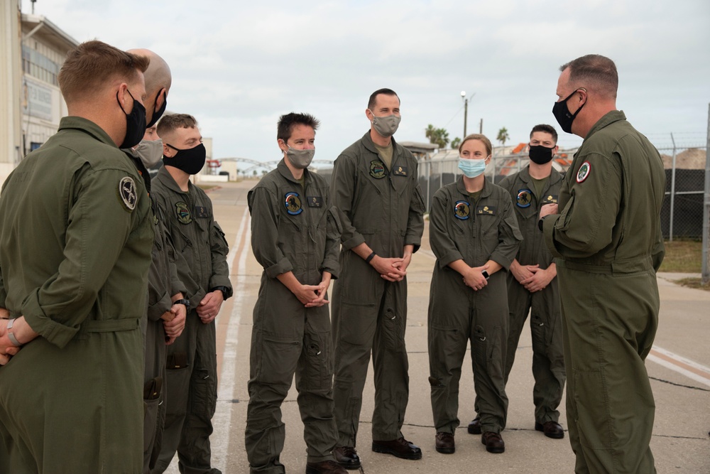 Marine Deputy Commandant for Aviation Visits Training Air Wing 4