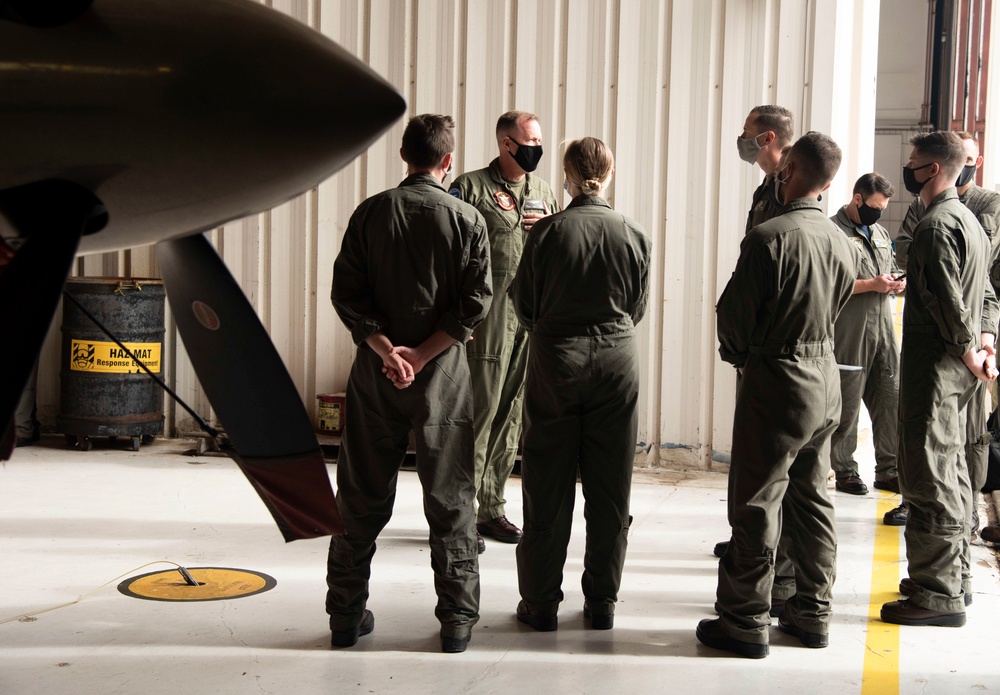 Marine Deputy Commandant for Aviation Visits Training Air Wing 4