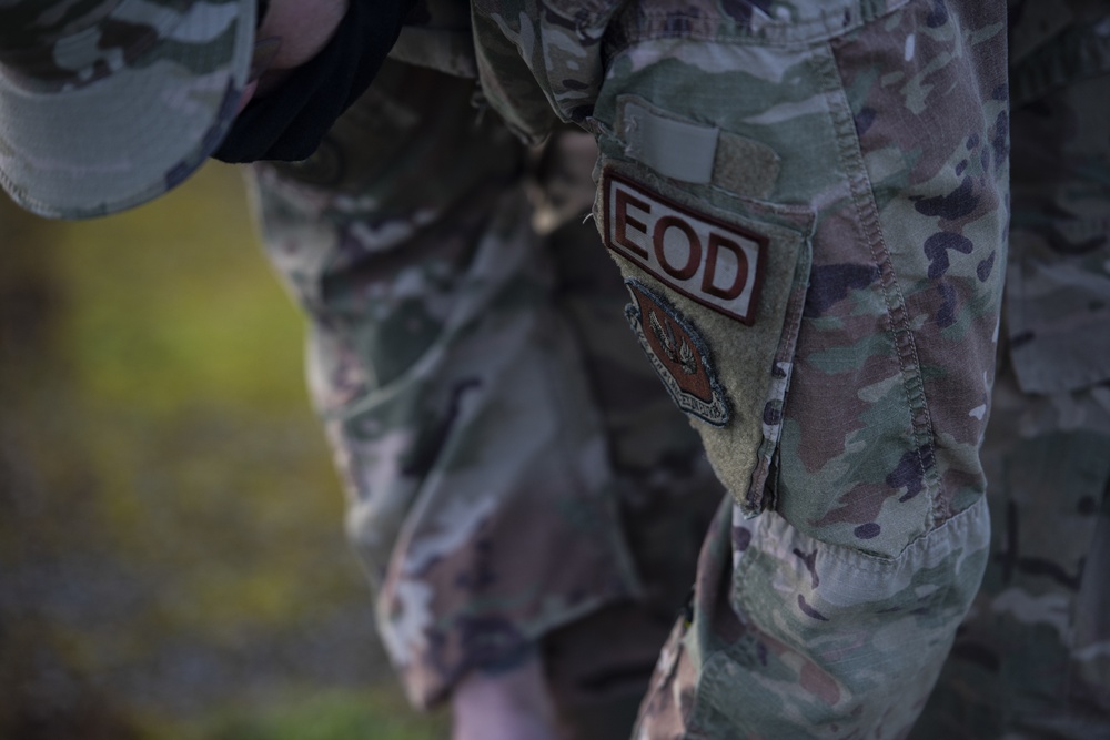 48th CES conducts smoke grenade training