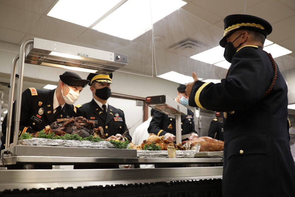 3rd ID hosts Thanksgiving lunch