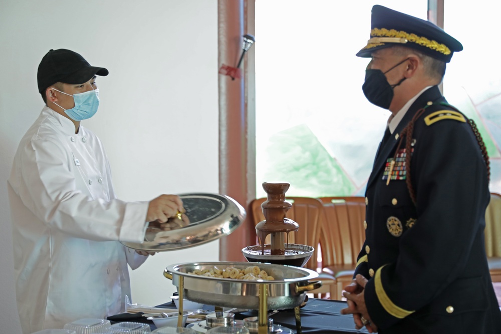 3rd ID hosts Thanksgiving lunch