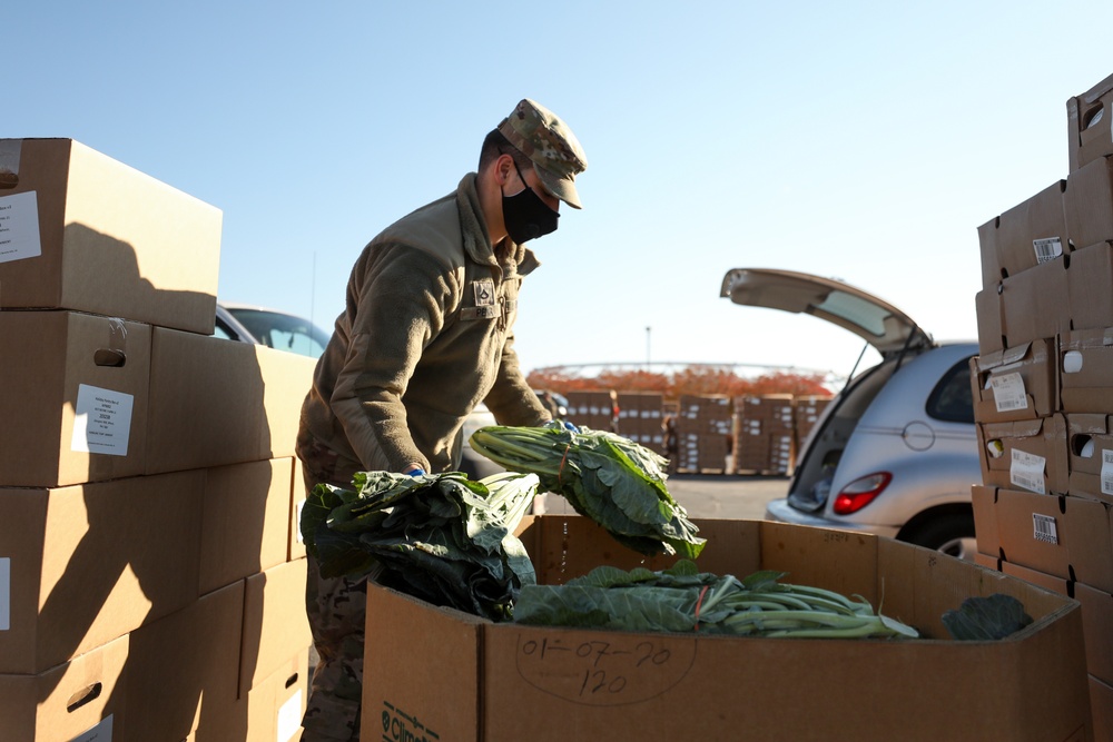 NCNG Soldiers support food distribution ahead of Thanksgiving Holiday