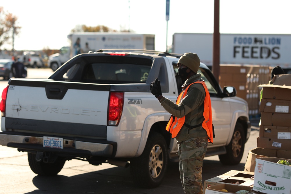 NCNG Soldiers support food distribution ahead of Thanksgiving Holiday