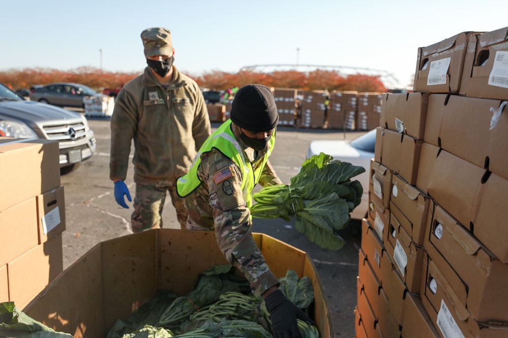NCNG Soldiers support food distribution ahead of Thanksgiving Holiday
