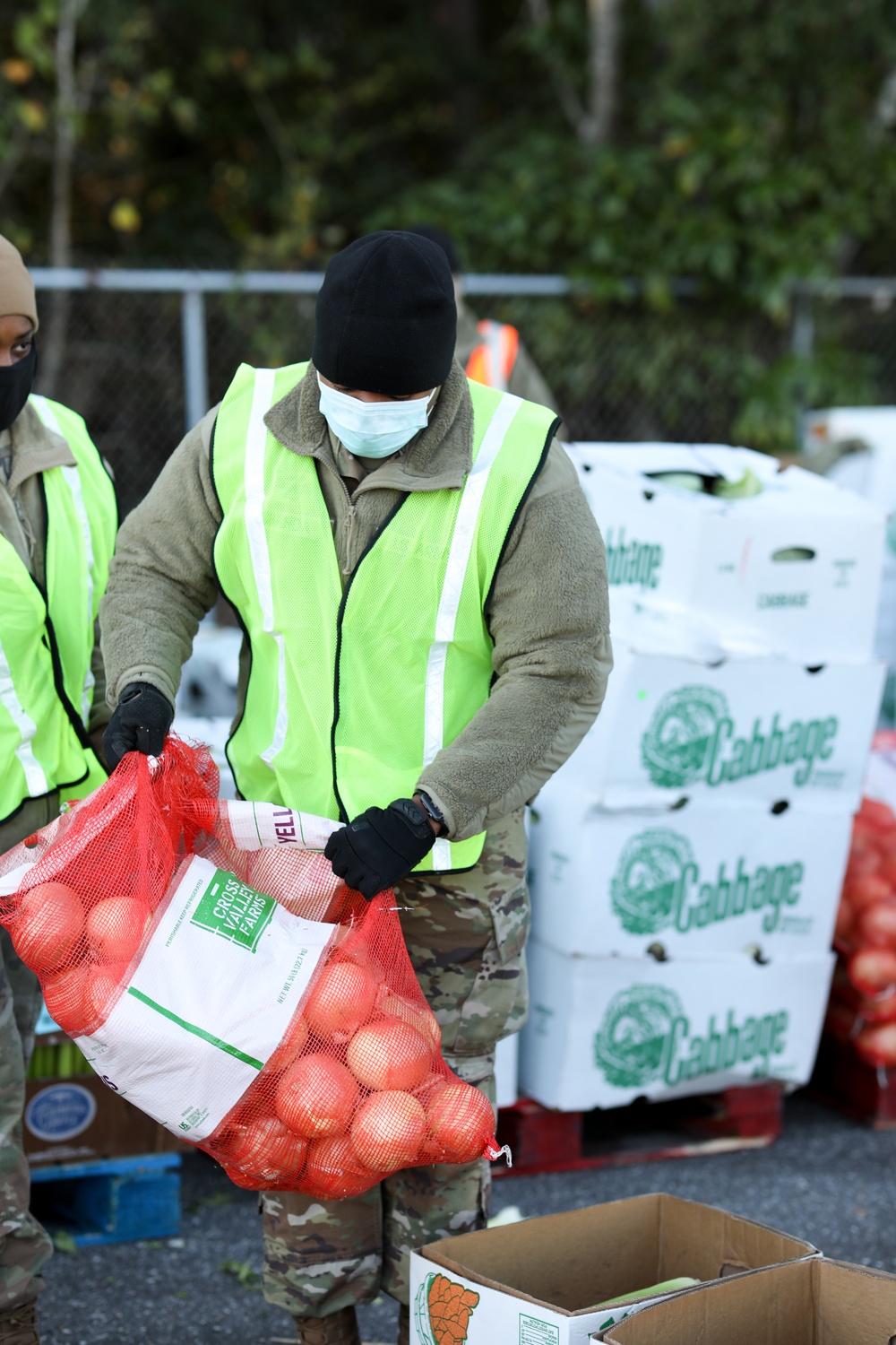 NCNG Soldiers support food distribution ahead of Thanksgiving Holiday