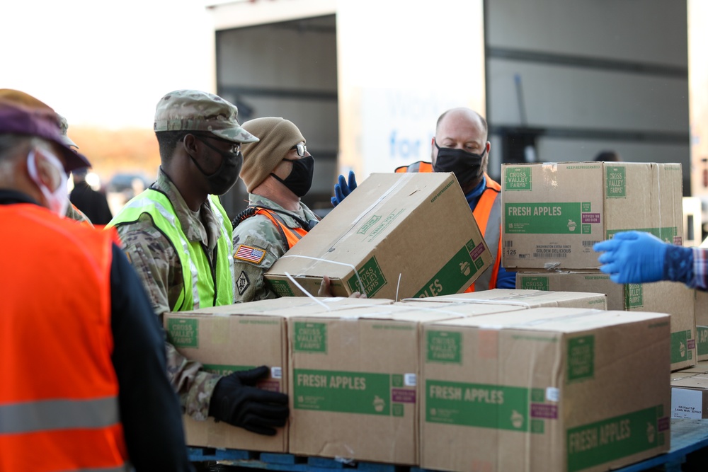 NCNG Soldiers support food distribution ahead of Thanksgiving Holiday
