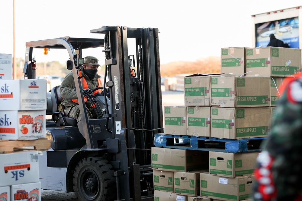NCNG Soldiers support food distribution ahead of Thanksgiving Holiday